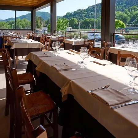 Shine Hotel Acqualagna